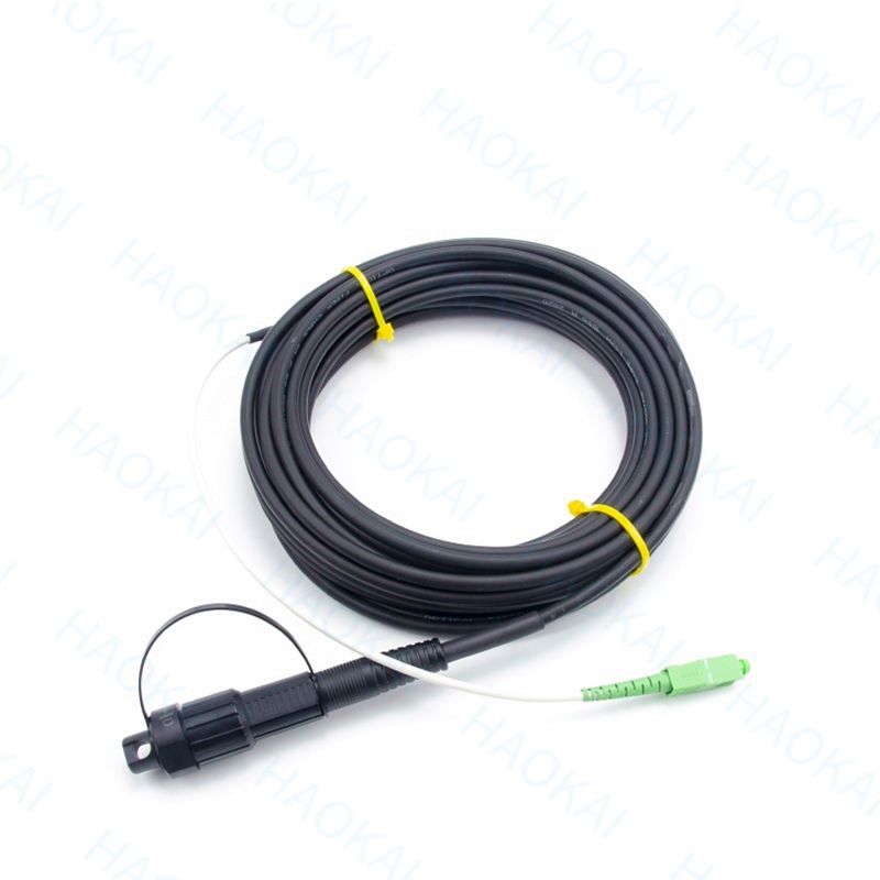 पूर्व कनेक्टर FTTX समाधान SC APC FTTA फाइबर ऑप्टिक केबल 5.0mm G657A2 LSZH 5M काला